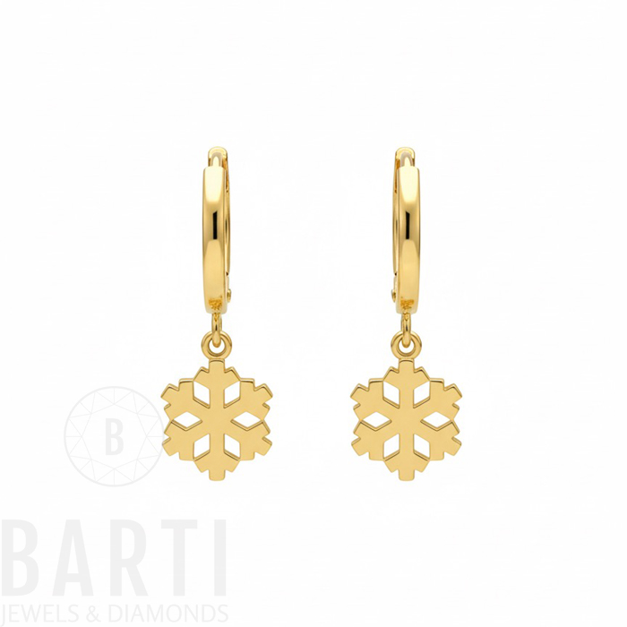 Schneeflocke Ohrringe Gold 585 – Creolen mit filigranen Schneeflocken-Anhängern aus 14 Karat Gold, 2,40 g Gewicht, eleganter Damenschmuck von BARTI Jewels & Diamonds auf weißem Hintergrund.