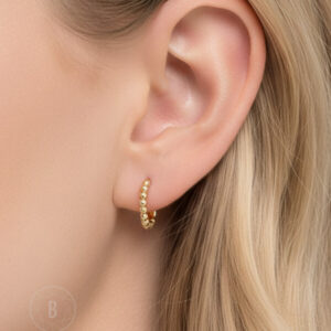 Dorika Creolen Gold 585 – feine Damen Ohrringe aus Gelbgold mit Dorika-Kugeln, Schmuckdesign von BARTI Jewels & Diamonds.