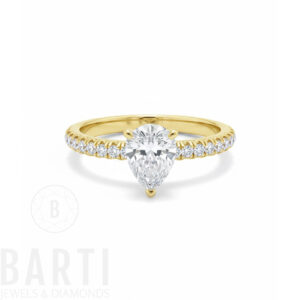 Pearring 585 Gold mit 4×7 mm Pear-Cut Zirkonia, 2 mm Pavé-Schiene, 2.80 g Gewicht, eleganter Goldring von BARTI Jewels & Diamonds, weißer Hintergrund.